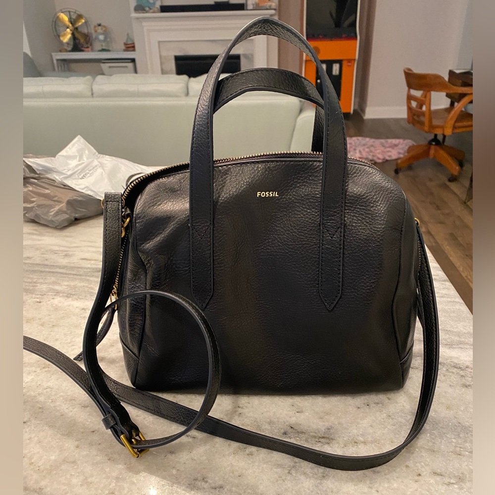 Fossil Sydney Satchel. Black. NWT
